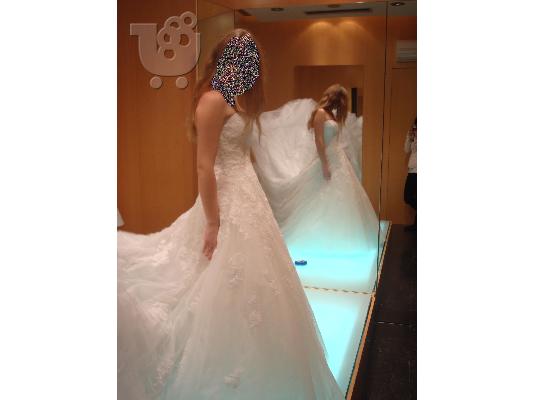 PoulaTo: Νυφικό PRONOVIAS